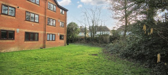 Studio in Watford, United Kingdom No. 1984 16