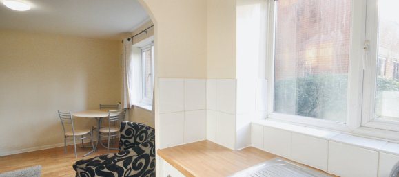 Studio in Watford, United Kingdom No. 1984 10