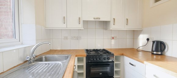 Studio in Watford, United Kingdom No. 1984 9