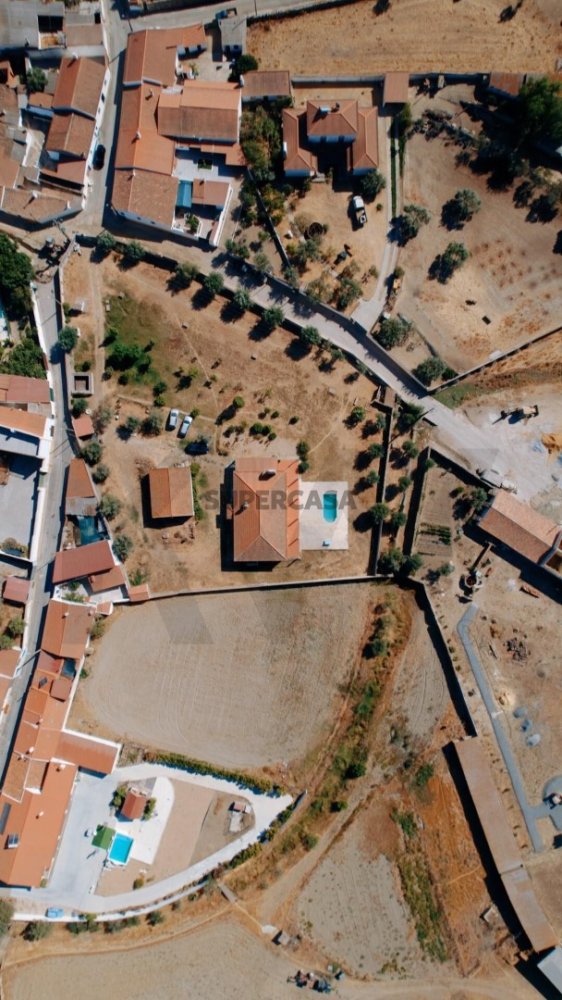 Дом с 3 спальнями в Каштру Верди, Португалия № 327594