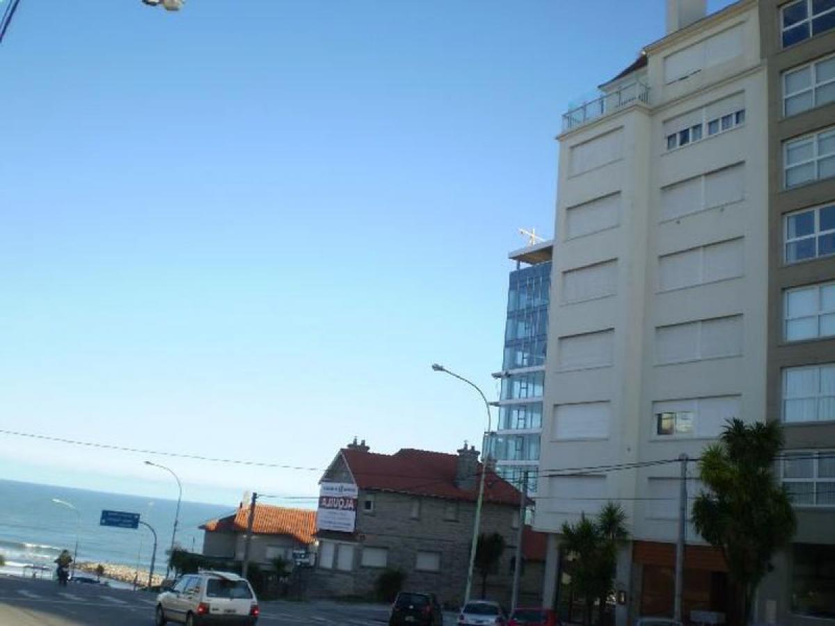 3 bedrooms Apartment in Mar del Plata, Argentina No. 87464