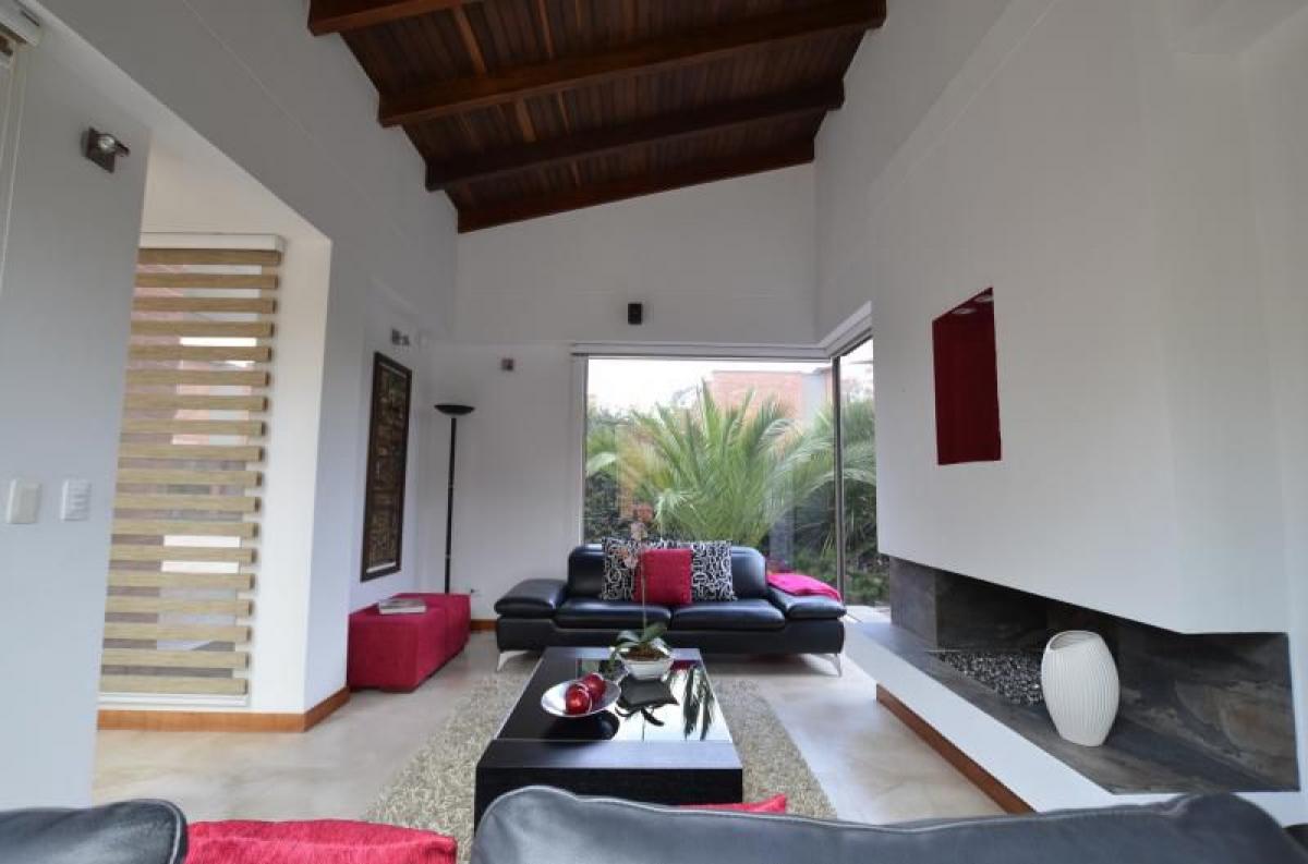 Дом с 3 спальнями в Кундинамарка, Колумбия № 3185