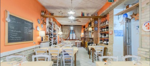 Коммерческая недвижимость 140м² в Порто Сант Эльпидио, Италия № 328327 3