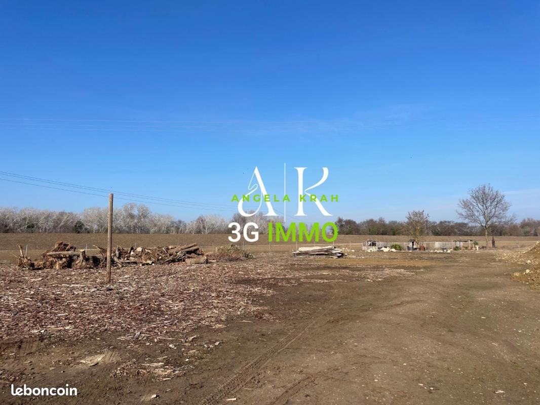 5855m² Land in Aigues-Mortes, France No. 114158