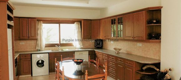 4 bedrooms Villa in Geroskípou, Cyprus No. 939 11