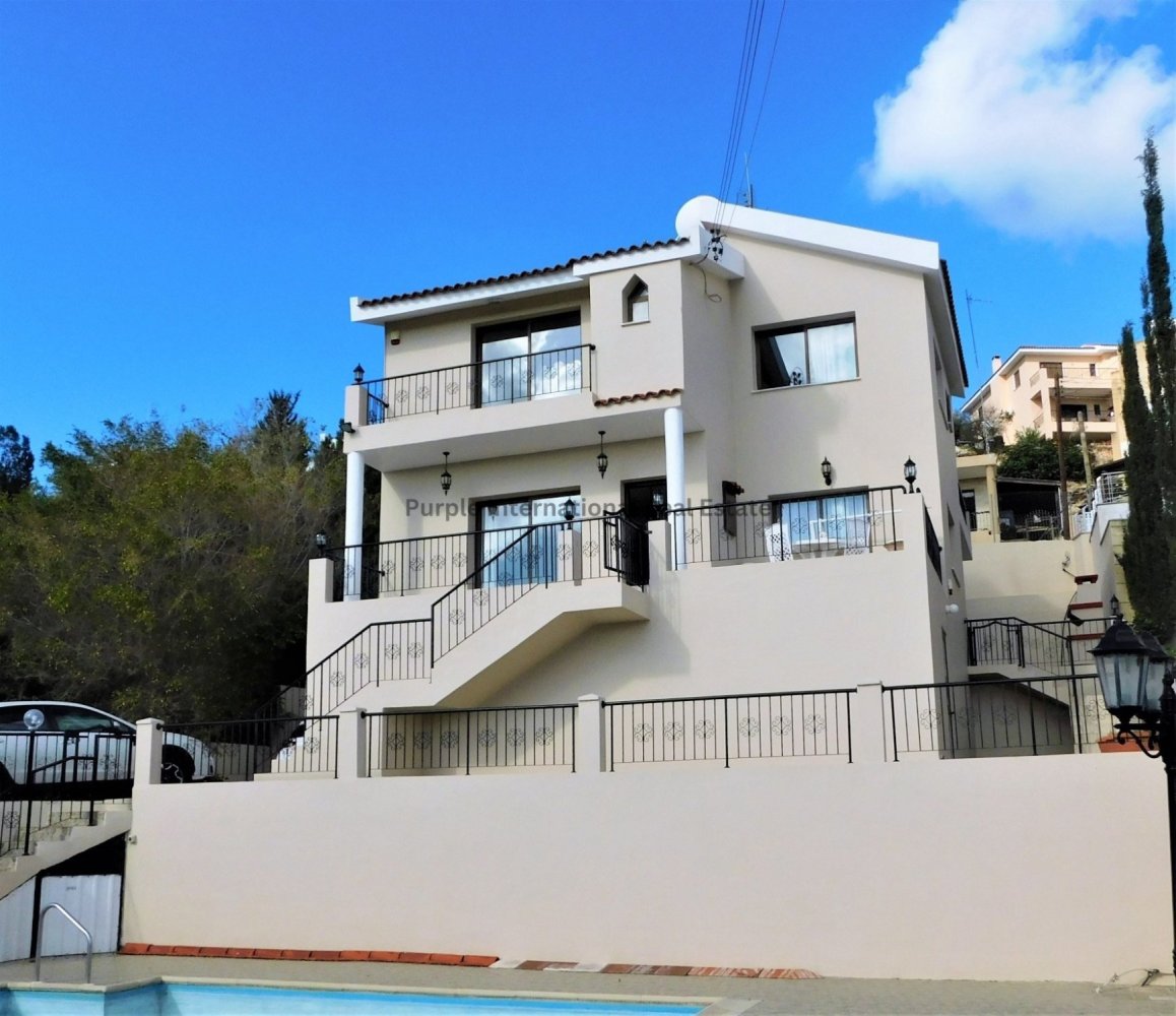 4 bedrooms Villa in Geroskípou, Cyprus No. 939