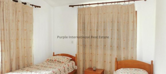 4 bedrooms Villa in Geroskípou, Cyprus No. 939 2