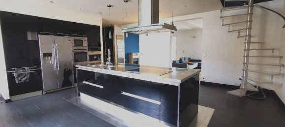 3 bedrooms Duplex in Paris, France No. 182665 21