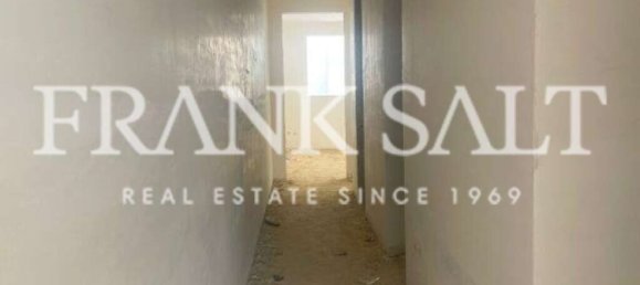 Apartamento de 3 dormitorios en Fgura, Malta No. 2185 2