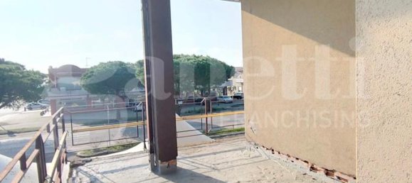 6 rooms Apartment in Porto Tolle, Italy No. 105153 8