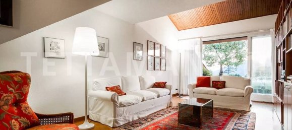 4 bedrooms Villa in Como, Italy No. 230374 2