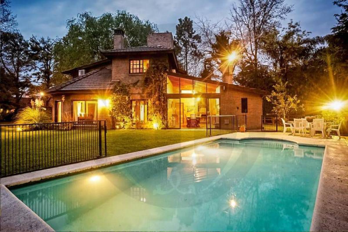 4 bedrooms House in Pilar, Argentina No. 65145