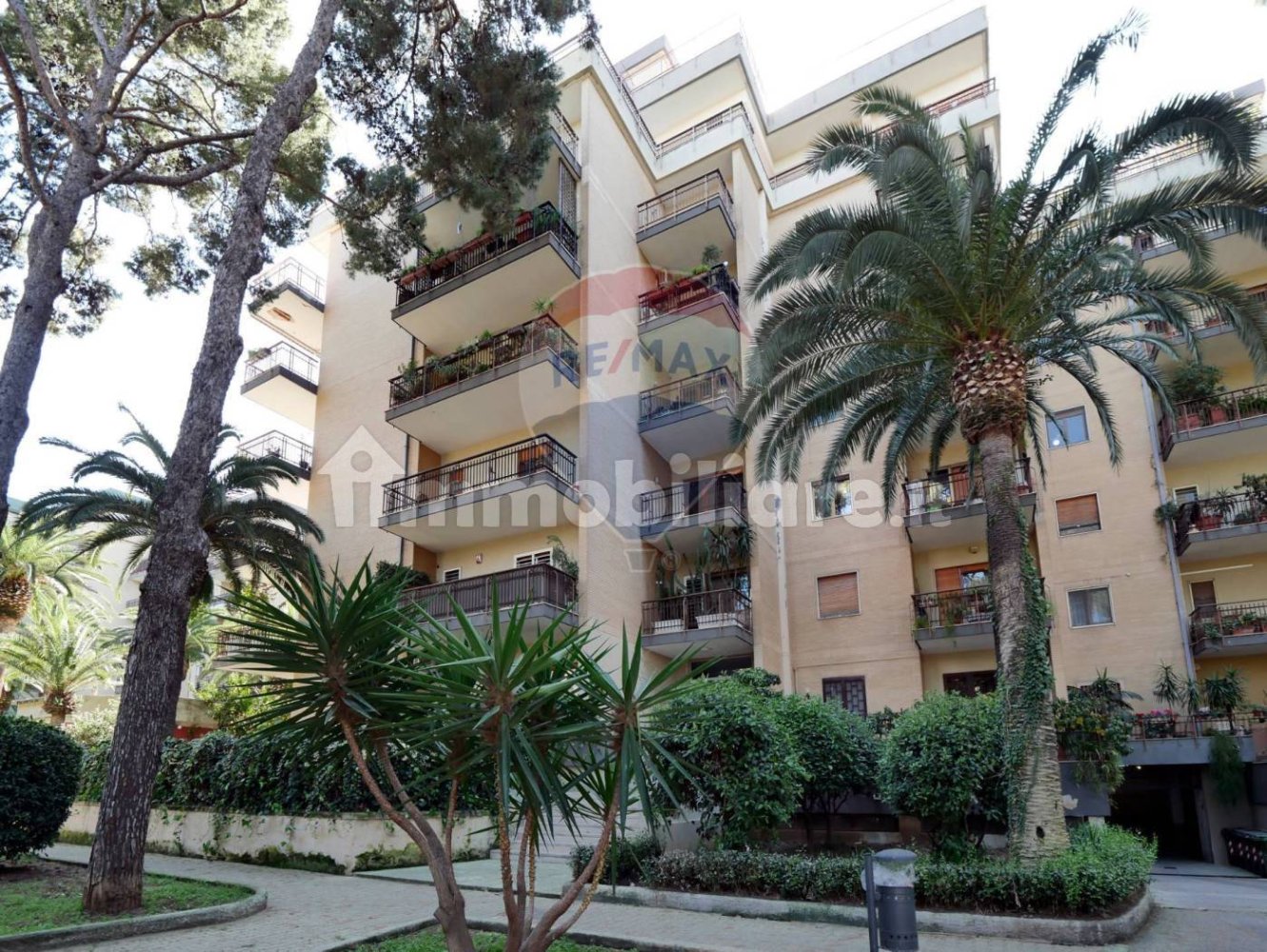 3 Schlafzimmer Wohnung in Bari, Italy, Nr. 43357