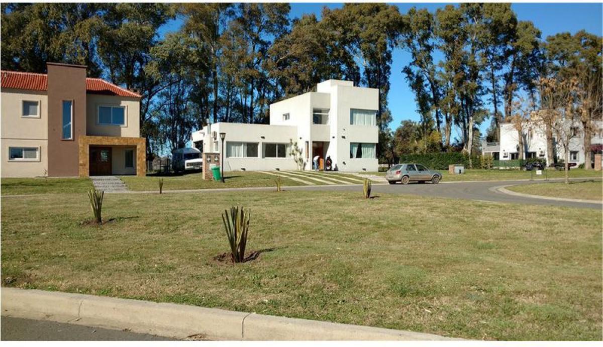 3 bedrooms House in Escobar, Argentina No. 4888