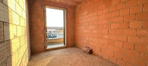 5 bedrooms House in Due Carrare, Italy No. 379562 11