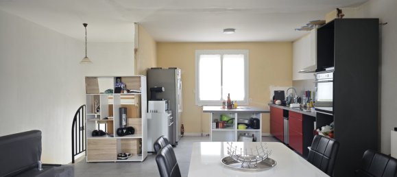 2 bedrooms House in Deux-Sevres, France No. 282323 2