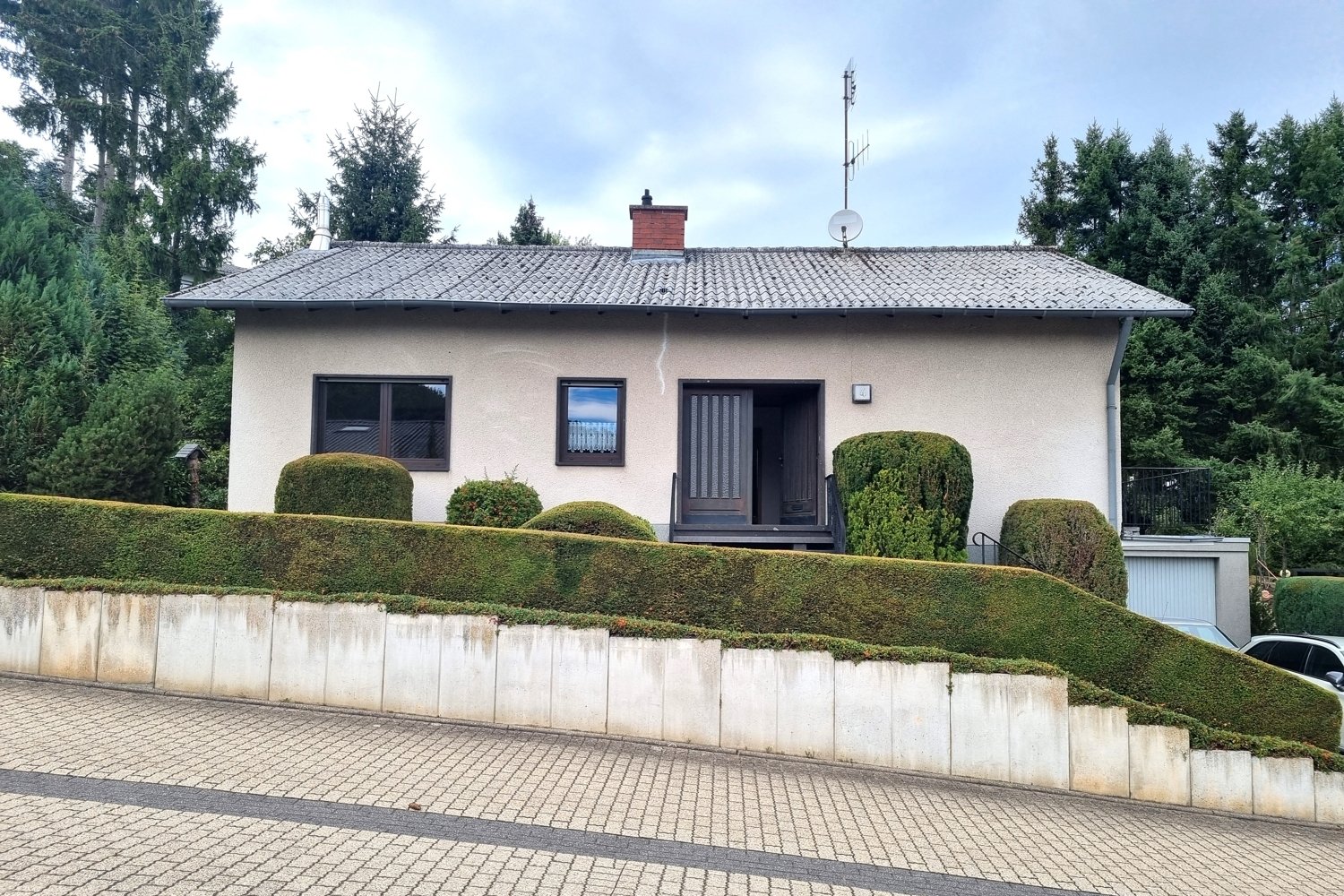 Бунгало с 4 спальнями в Арвайлер, Германия № 340350