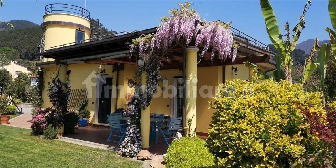 5 bedrooms Villa in Montignoso, Italy No. 237334