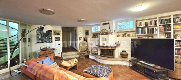 5 bedrooms Villa in Montignoso, Italy No. 237334 11