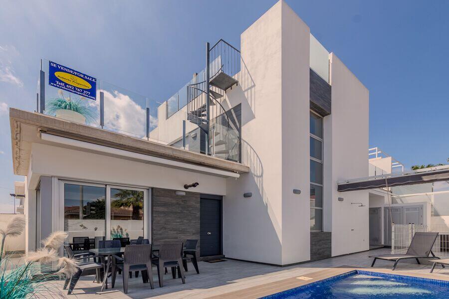 3 bedrooms Villa in Daya Vieja, Spain No. 129367