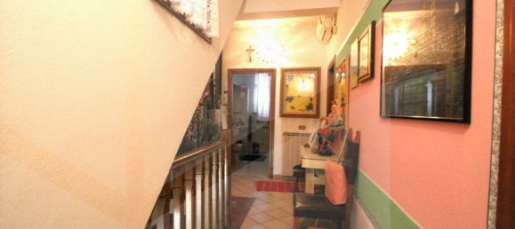 Casa de 5 habitaciónes en Montopoli in Val d'Arno, Italy No. 20527 17