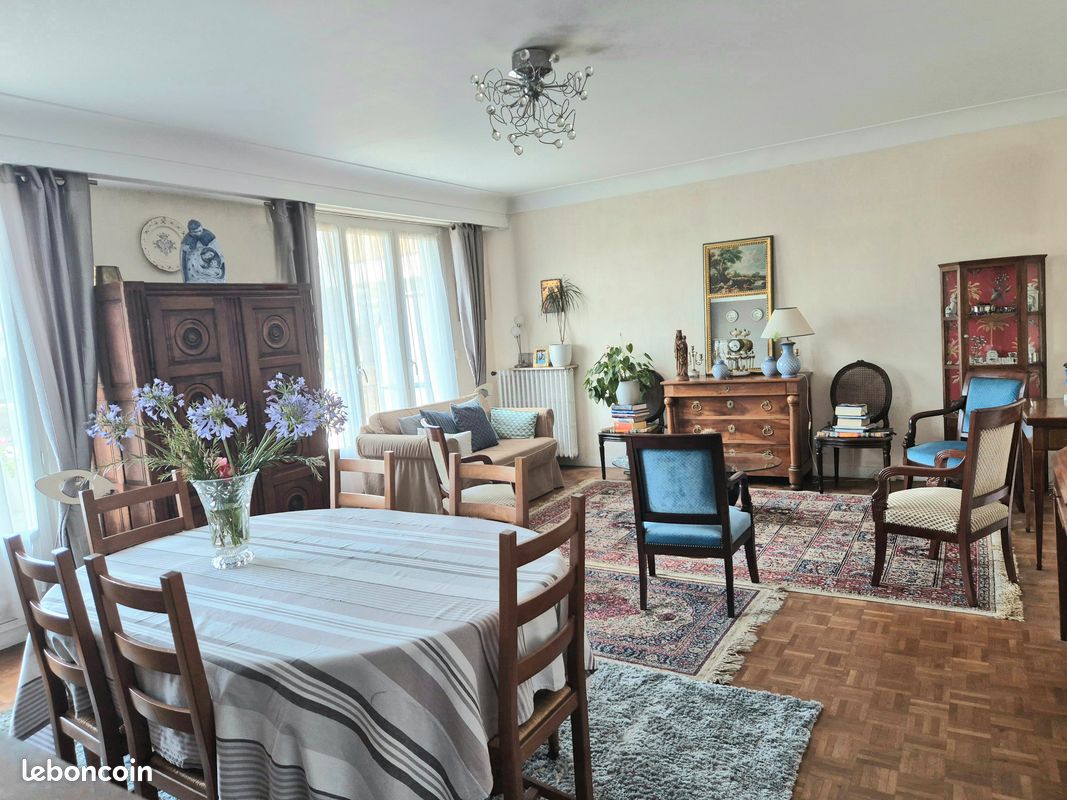 3 bedrooms Apartment in Nantes, France No. 337422