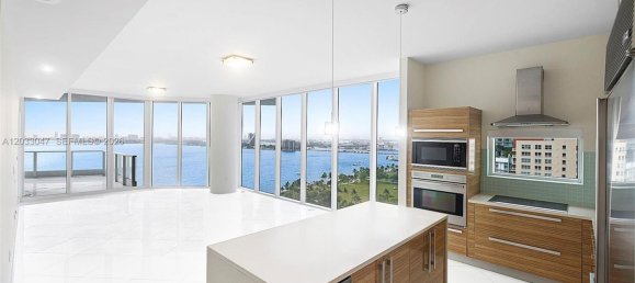 4 dormitorios propiedad comercial en alquiler en Miami, Miami-Dade, Florida, USA № 615247 12