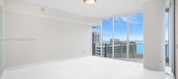 4 dormitorios propiedad comercial en alquiler en Miami, Miami-Dade, Florida, USA № 615247 7