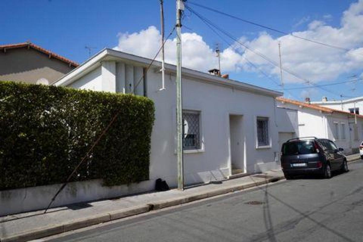 6 bedrooms House in Royan, France No. 24395
