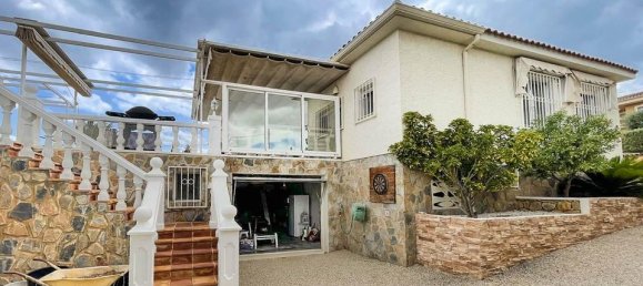 4 bedrooms Villa in Valencia, Spain No. 190917 2