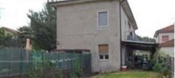 2 bedrooms Apartment in Cavaria con Premezzo, Italy No. 182191 2