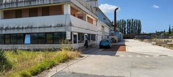 Entrepôt à Latina, Italy 5211m² No. 328414 3
