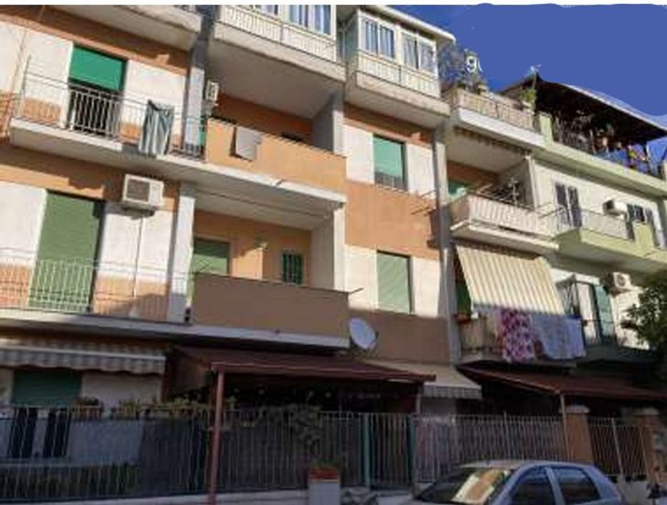 Apartamento de 5 dormitorios en Palermo, Italy No. 402460
