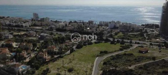 4 Schlafzimmer Haus in Agios Tychonas, Cyprus, Nr. 6852 2