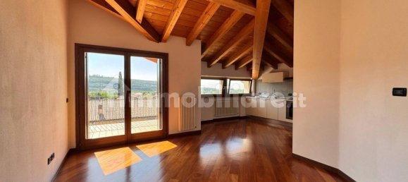 2 bedrooms Penthouse in San Pietro in Cariano, Italy No. 277283 2