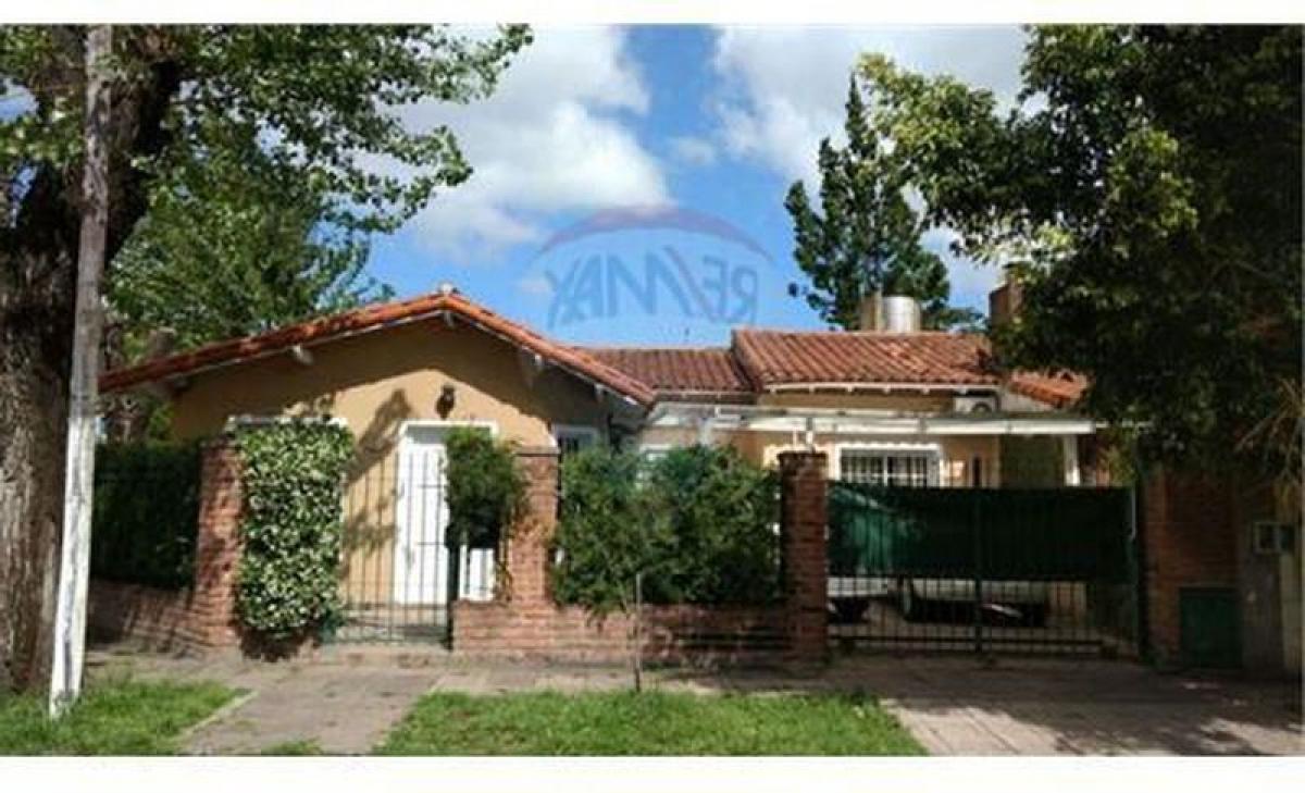 4 chambres Maison à Tres de Febrero, Argentina No. 75127