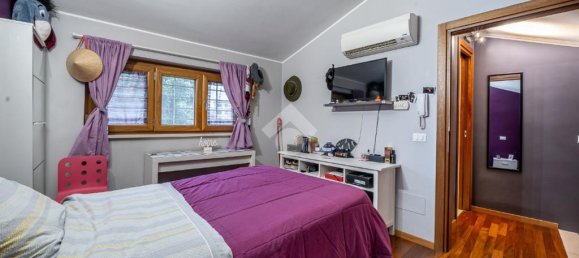 3 bedrooms Villa in Rome, Italy No. 48576 25