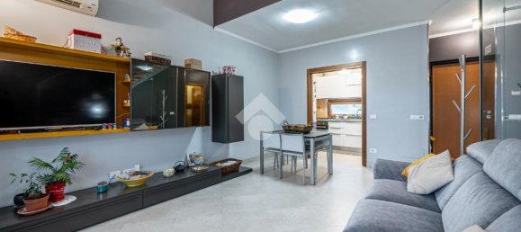 3 bedrooms Villa in Rome, Italy No. 48576 10