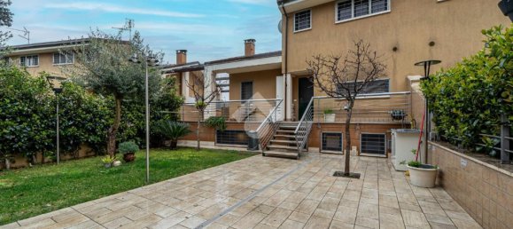 3 bedrooms Villa in Rome, Italy No. 48576 5