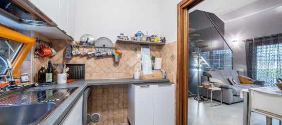 3 bedrooms Villa in Rome, Italy No. 48576 12