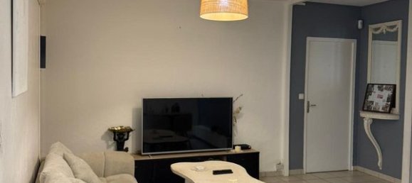 1 bedroom Apartment in Bourges, France No. 282094 2