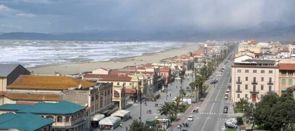 45m² Commercial property in Viareggio, Italy No. 150325 13