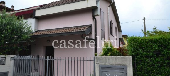 3 rooms House in Seriate, Italy No. 338600 4