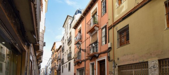 205m² Building in Granada, Spain No. 149730 3