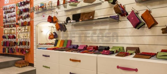 Коммерческая недвижимость 25м² в Сиена, Италия № 327027 3