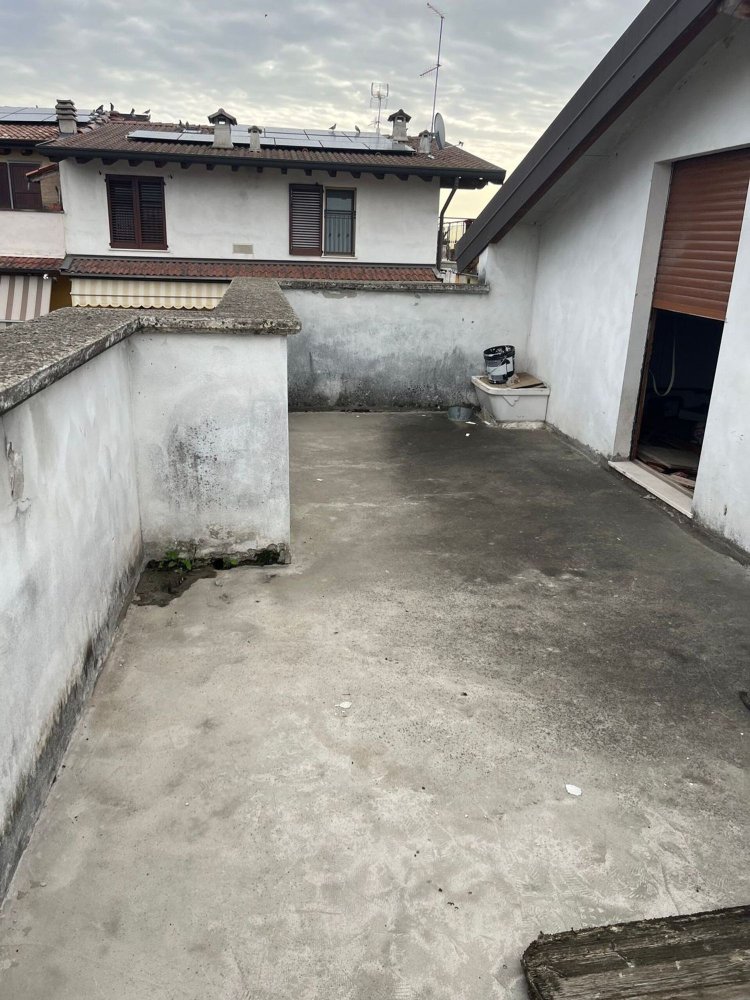 4غرفة شقة في Travagliato, Italy رقم 7124