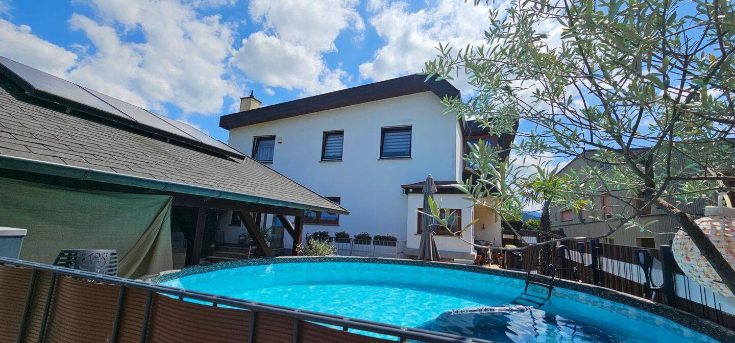 Adosado de 5 habitaciónes en Breisgau-Hochschwarzwald, Germany No. 225101