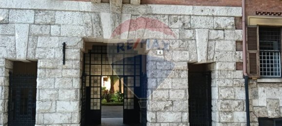 1 room Commercial property in Rome, Italy No. 56496 2