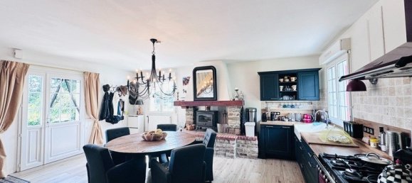 Casa de 4 dormitorios en Landelles-et-Coupigny, France No. 352886 2