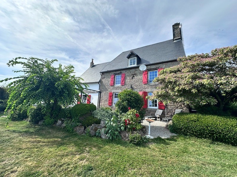 Casa de 4 dormitorios en Landelles-et-Coupigny, France No. 352886